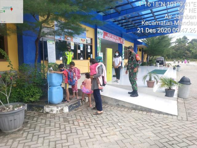 Tingkatkan Protokol Kesehatan, Serma Sutrisno Patroli di ...